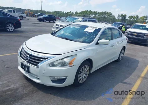 2015 Nissan Altima 2.5/2.5 S/2.5 Sl/2.5 Sv из США, поврежденный, VIN 1N4AL3APXFN320761